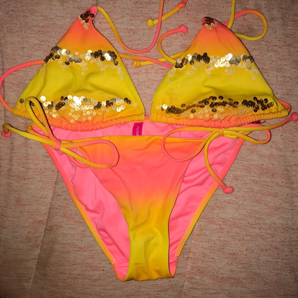 Victoria’s Secret bikini set - Picture 1 of 3
